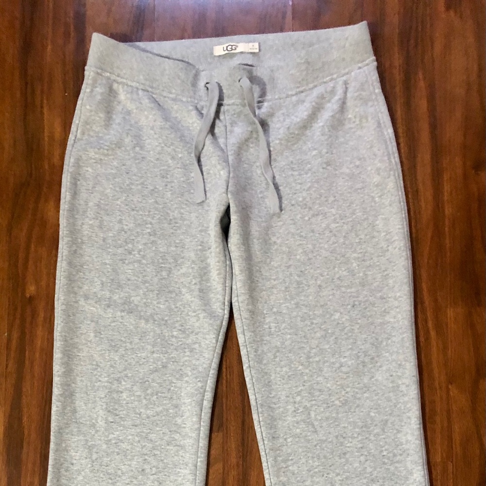 Ugg Women’s Heather Grey Jogger Pants ~ Medium